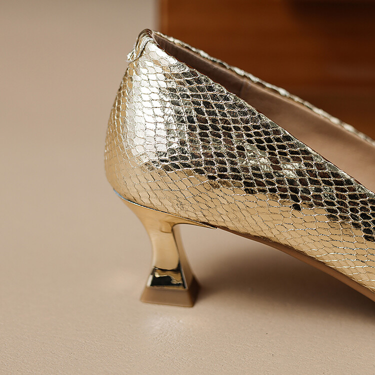 Elegant Fashion Flat Shoes for Women and Men Gold Silver