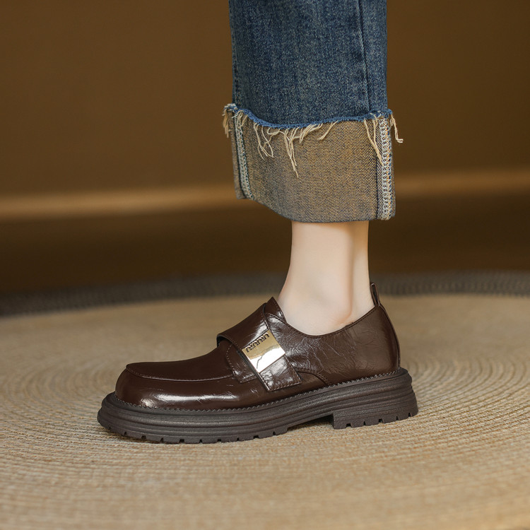 20250102207544044_750.jpg Deep Mouth Flat Shoes with Mid Chunky Heel and Round Toe - Style m.html