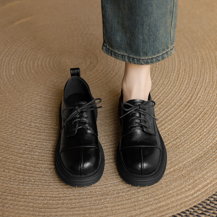 Deep Mouth Flat Shoes with Mid Chunky Heel and Round Toe - Style g.html