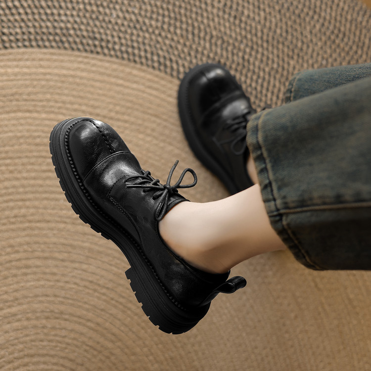 Deep Mouth Flat Shoes with Mid Chunky Heel and Round Toe - Style g.html