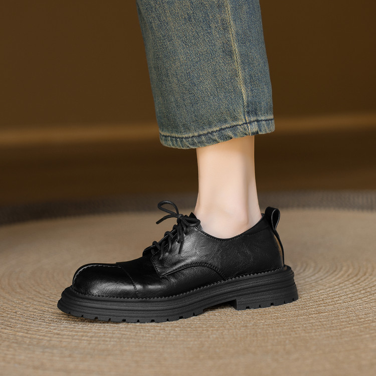 Deep Mouth Flat Shoes with Mid Chunky Heel and Round Toe - Style g.html